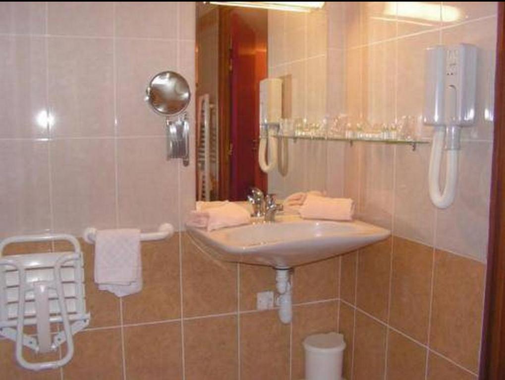 Au P'Tit Quinquin Hotel Le Val-Saint-Pere Bilik gambar