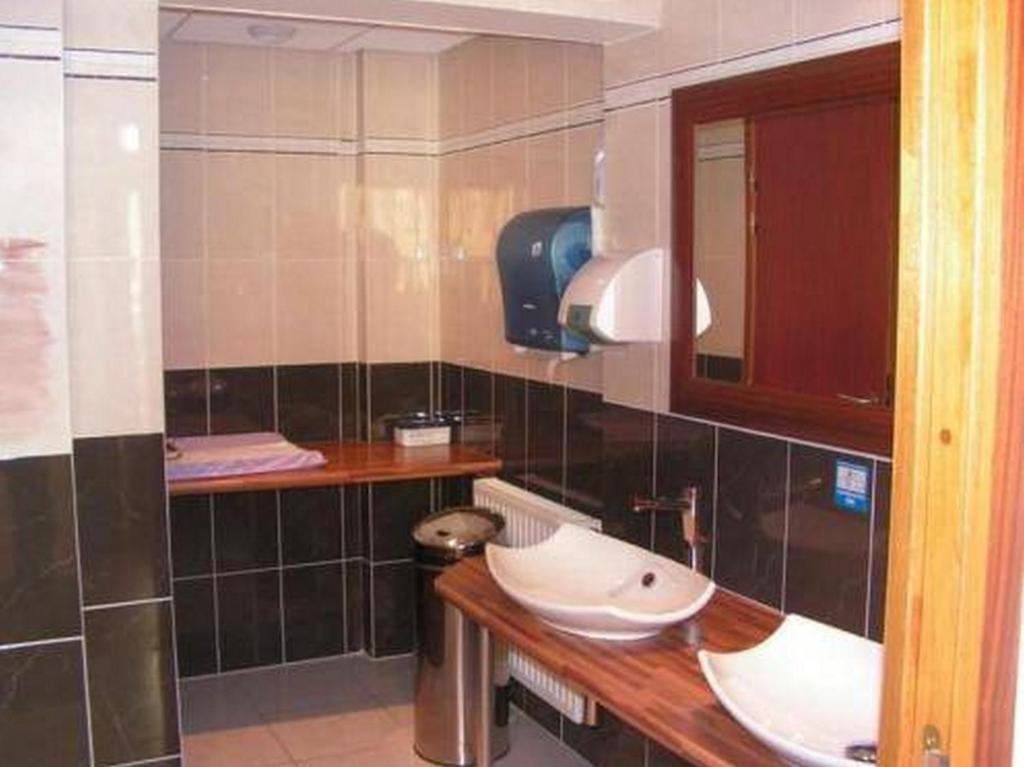 Au P'Tit Quinquin Hotel Le Val-Saint-Pere Luaran gambar