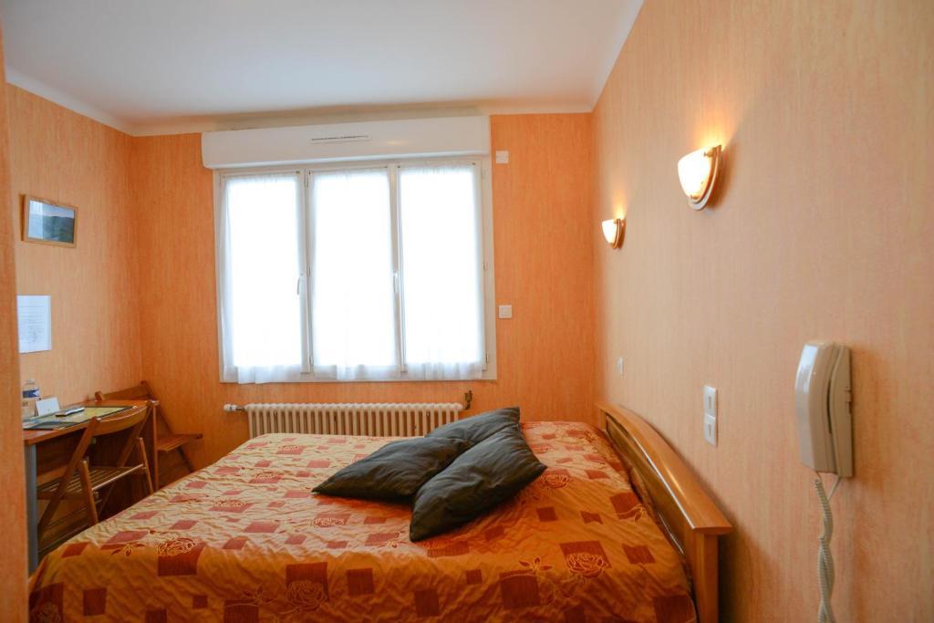 Au P'Tit Quinquin Hotel Le Val-Saint-Pere Luaran gambar