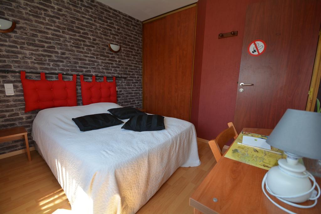 Au P'Tit Quinquin Hotel Le Val-Saint-Pere Luaran gambar