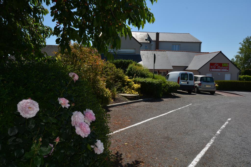 Au P'Tit Quinquin Hotel Le Val-Saint-Pere Luaran gambar