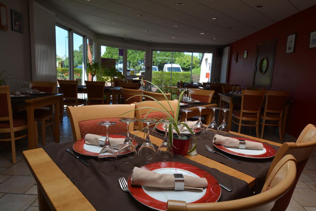 Au P'Tit Quinquin Hotel Le Val-Saint-Pere Luaran gambar