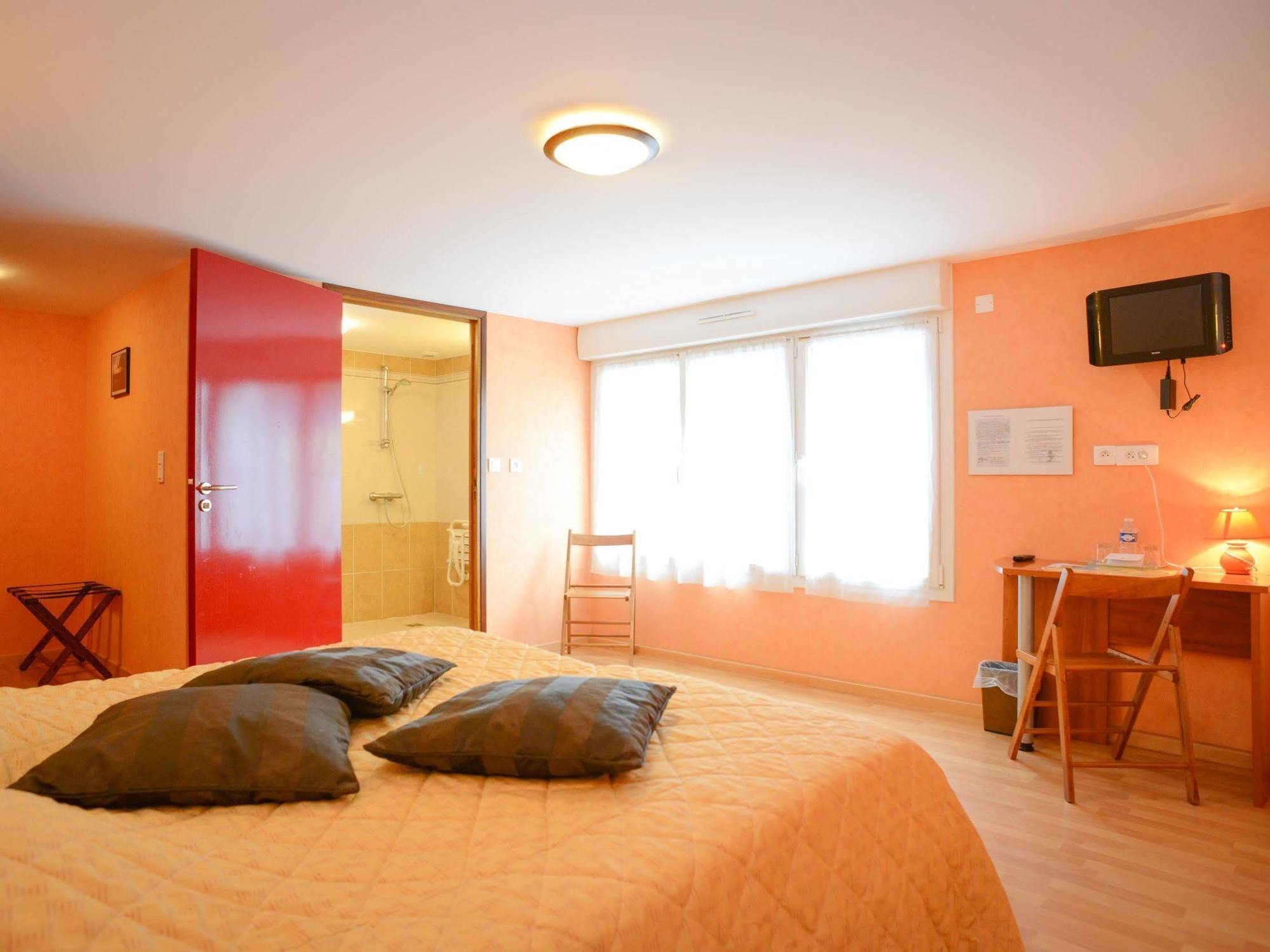 Au P'Tit Quinquin Hotel Le Val-Saint-Pere Luaran gambar